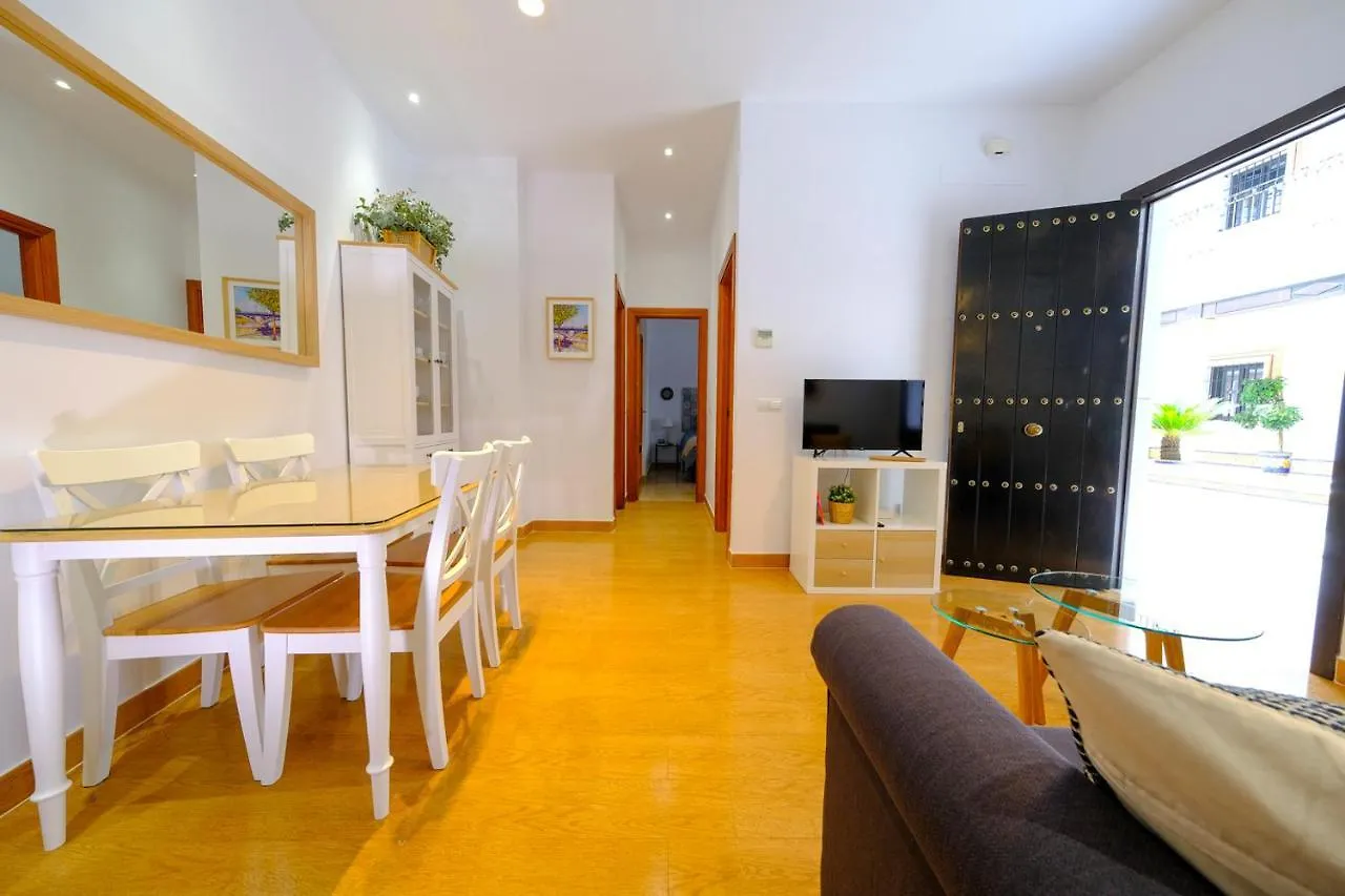 Patio Rialto Apartment Seville